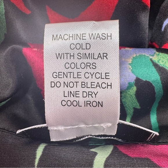 NATORI Floral 2 Piece Satin Long Sleeve Shirt & Pant Pajama Set BLACK / MEDIUM - Picture 14 of 14